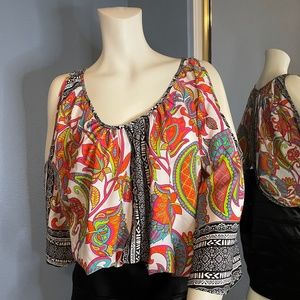Gibson and Latimer Top Blouse Size Large Scoop Neck Flowy Retro Vibe